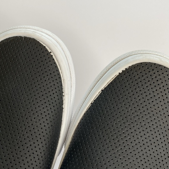 Vans classic shoes perforated black men’s 3.5 women’s 5 worn once - Picture 6 of 6